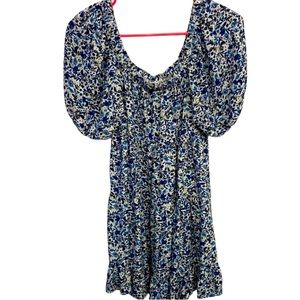 Women’s Bohemian Style Floral Dress. Length Above The Knee. Size Small.